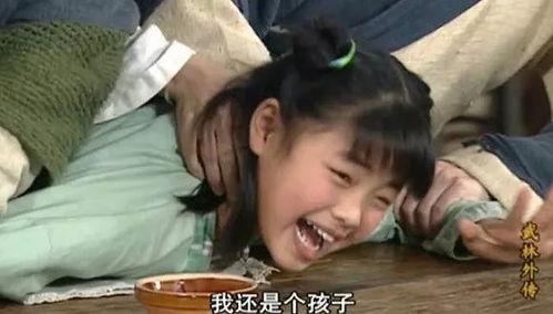 明星吃瓜偷拍,偷拍镜头下的真实生活揭秘