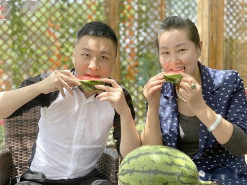 吃瓜蒙主家庭情况,揭秘一个普通家庭的温馨生活